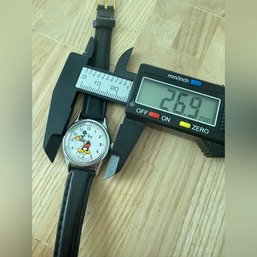 Vintage Lorus Disney Mickey Mouse moving arms watch NEW BATTERY